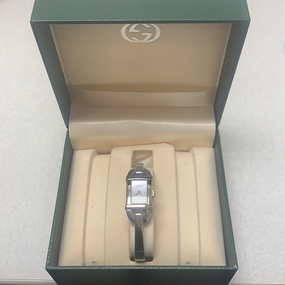 💥SALE💥Authentic Gucci Watch Mother Pearl 6800L🌸 - Picture 5 of 17